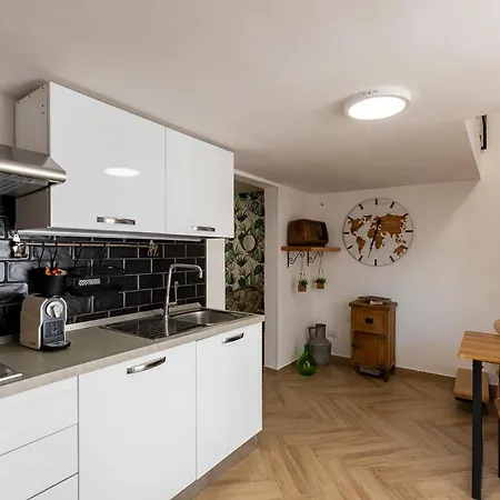 Delle Palme Con Piscina Privata Semesterbostad Santa Maria Del Focallo