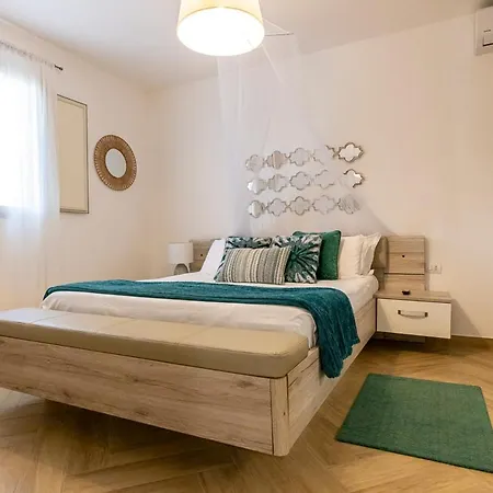 בית נופש Delle Palme Con Piscina Privata *